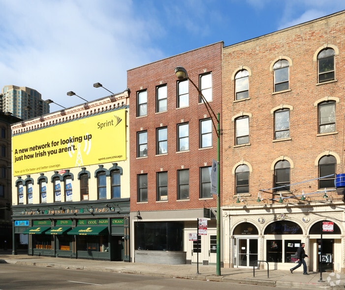 More Photos Of 534 N Clark St, Chicago Storefront Retail Residential For Lease