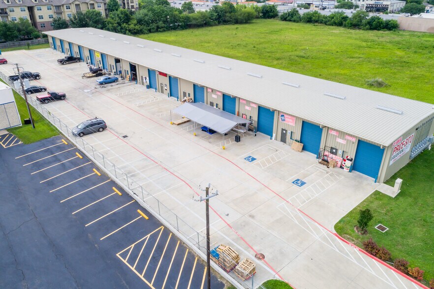 More Photos Of 9351 Boone Rd, Houston Warehouse For Lease