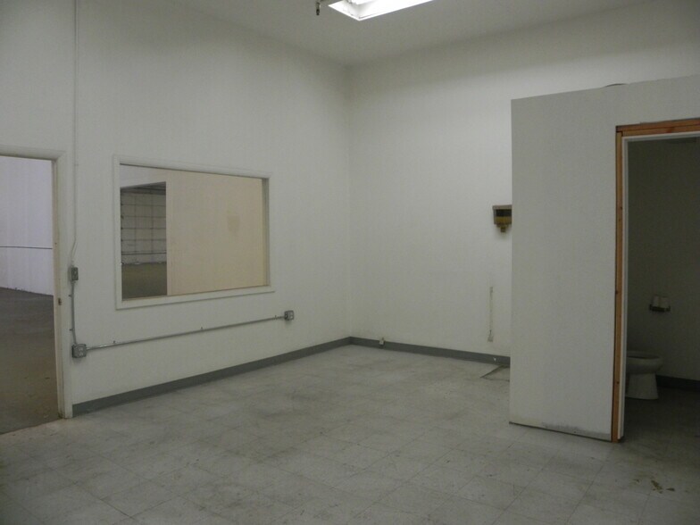 More Photos Of 2675 Industrial Park Dr, Ogden Warehouse For Lease