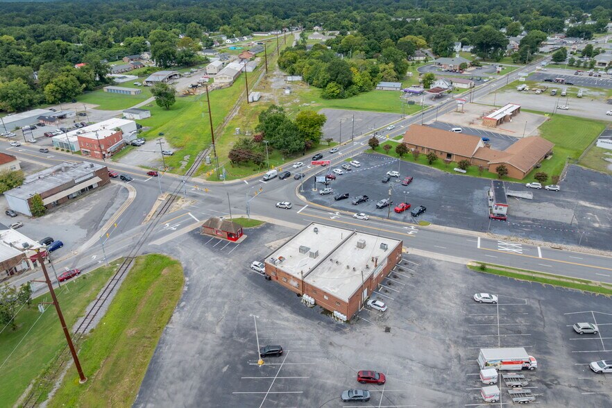 More Photos Of 506 N Main St, Emporia General Retail For Sale