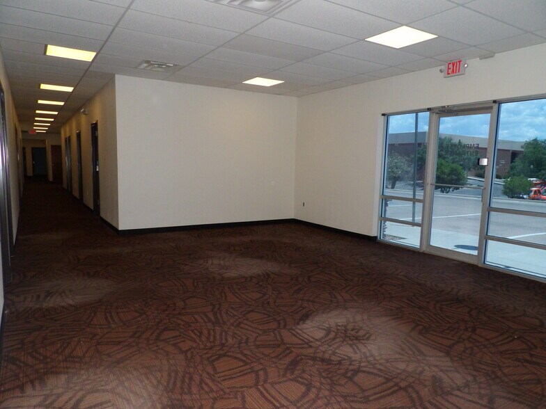 More Photos Of 11500 Pellicano Dr, El Paso Showroom For Sale