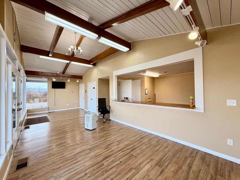 More Photos Of 2851 Winfield Dunn Pky, Kodak Land For Lease