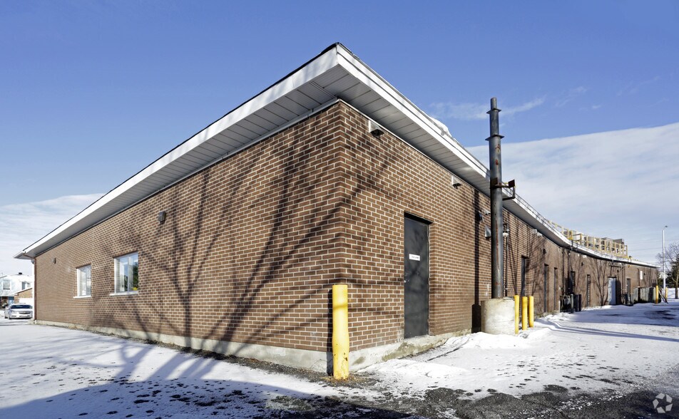 More Photos Of 1 Tartan Dr, Ottawa Storefront For Lease