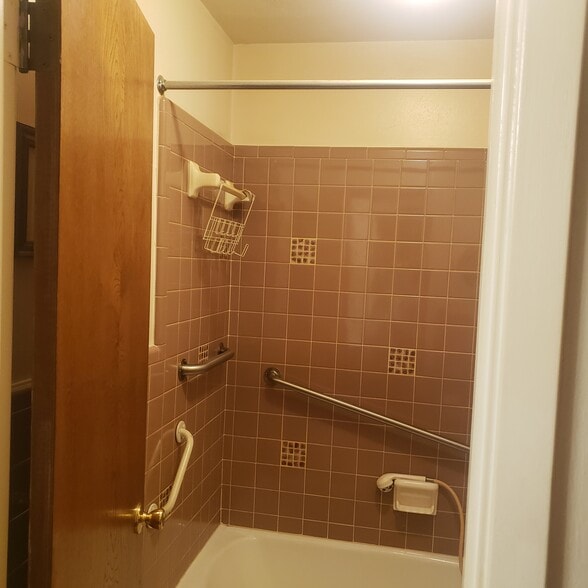 More Photos Of 516 E Myrtle St, Angleton Apartments For Sale