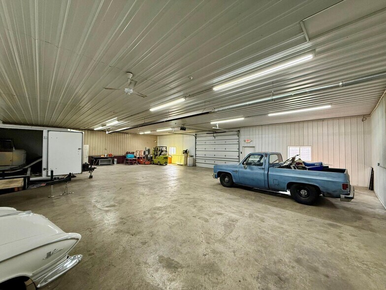 More Photos Of 677 State Road 130, Hobart Auto Repair For Sale