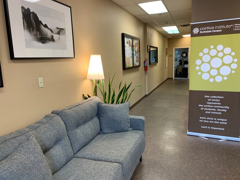 More Photos Of 8010 E McDowell Rd, Scottsdale Office For Lease