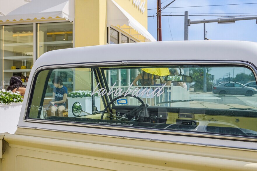 More Photos Of , Austin General Retail For Sale