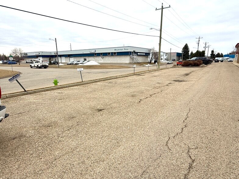 More Photos Of 4608 62 St, Red Deer Warehouse For Sale