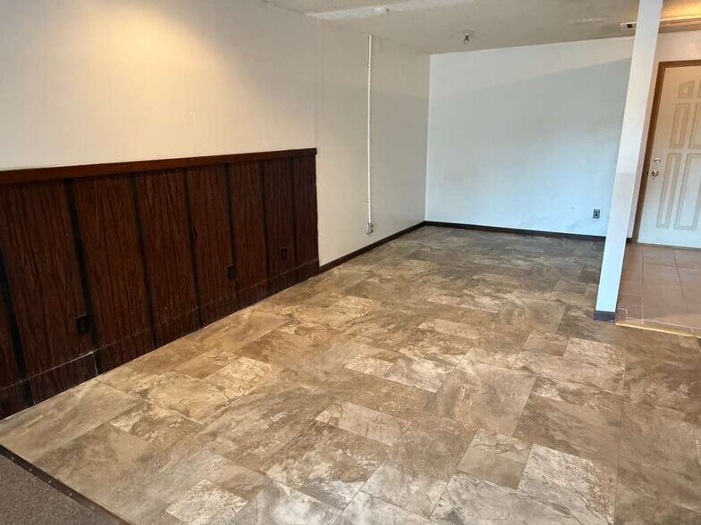 More Photos Of 211 S Main St, Atkinson Storefront Retail Residential For Sale