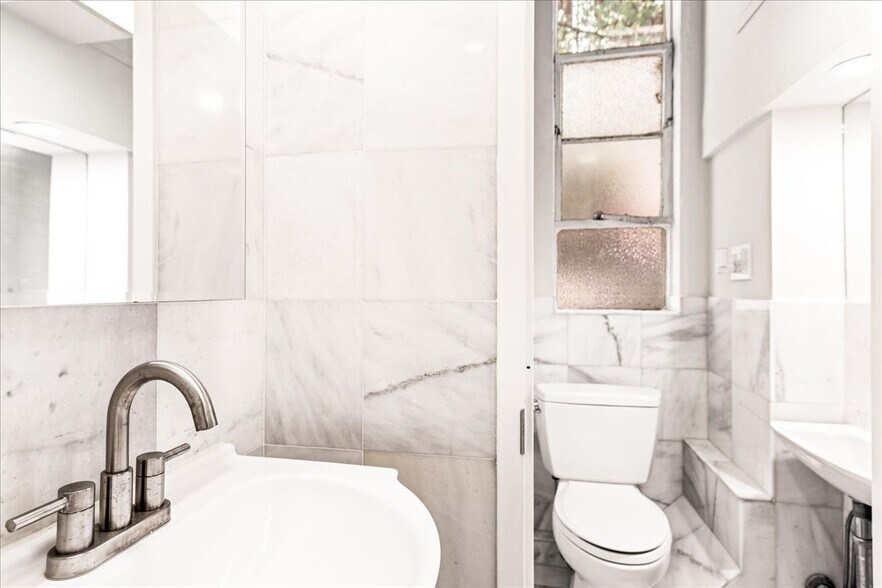 More Photos Of 109 N Orianna St, Philadelphia Office For Sale
