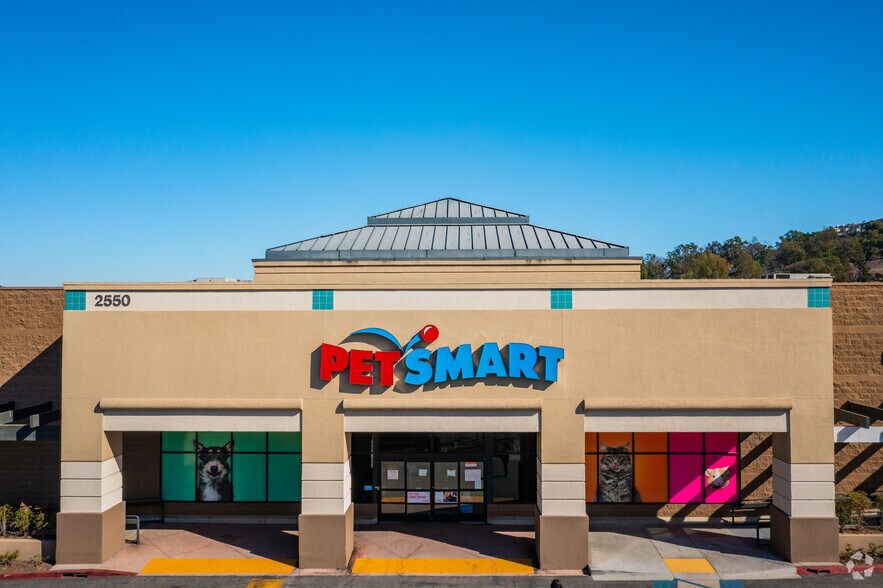 More Photos Of 2150-2172 E Willow St, Signal Hill Unknown For Lease