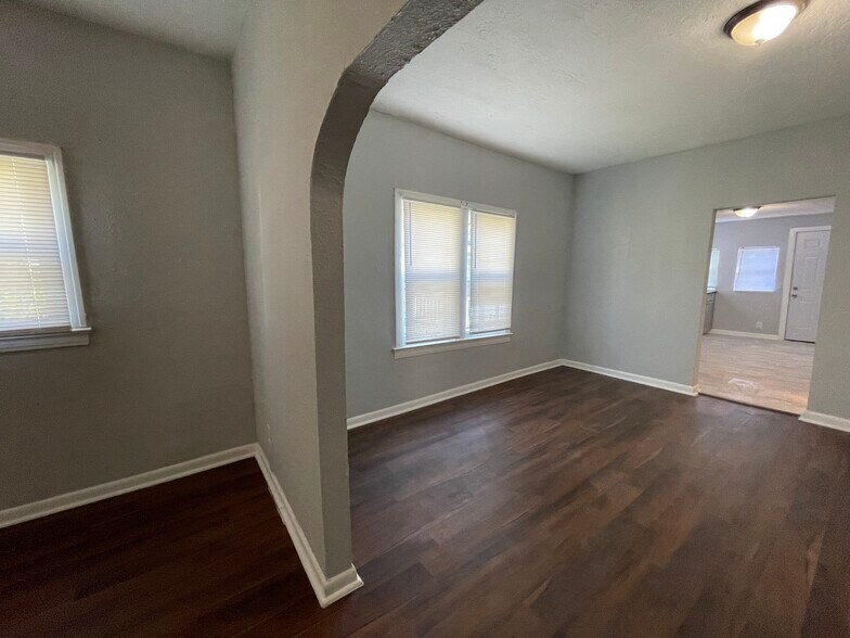 More Photos Of 619 Linwood Ave, Jacksonville Specialty For Sale