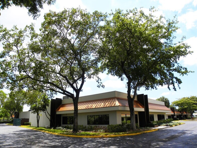 More Photos Of 6400-6472 NW 5th Way, Fort Lauderdale Office For Lease