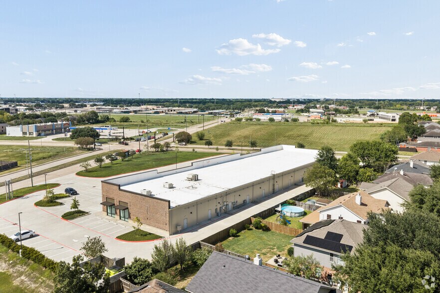 More Photos Of 5149 Reading Rd, Rosenberg Storefront For Sale