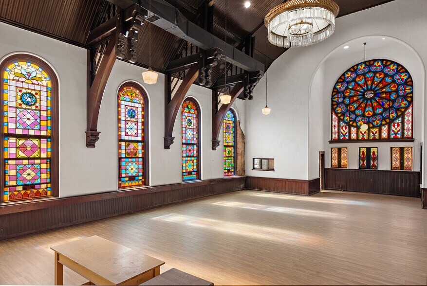 More Photos Of 1000 Madison Ave, Pittsburgh Religious Facility For Sale