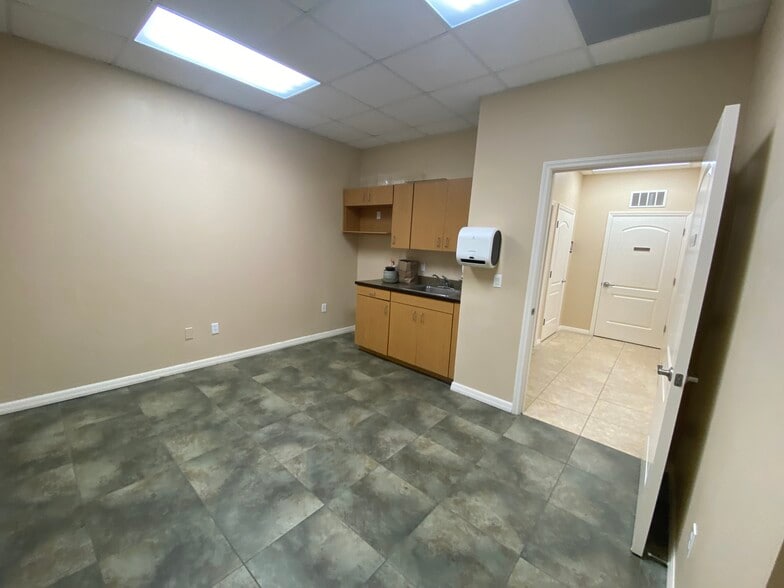 More Photos Of 1425 Hand Ave, Ormond Beach Medical For Lease
