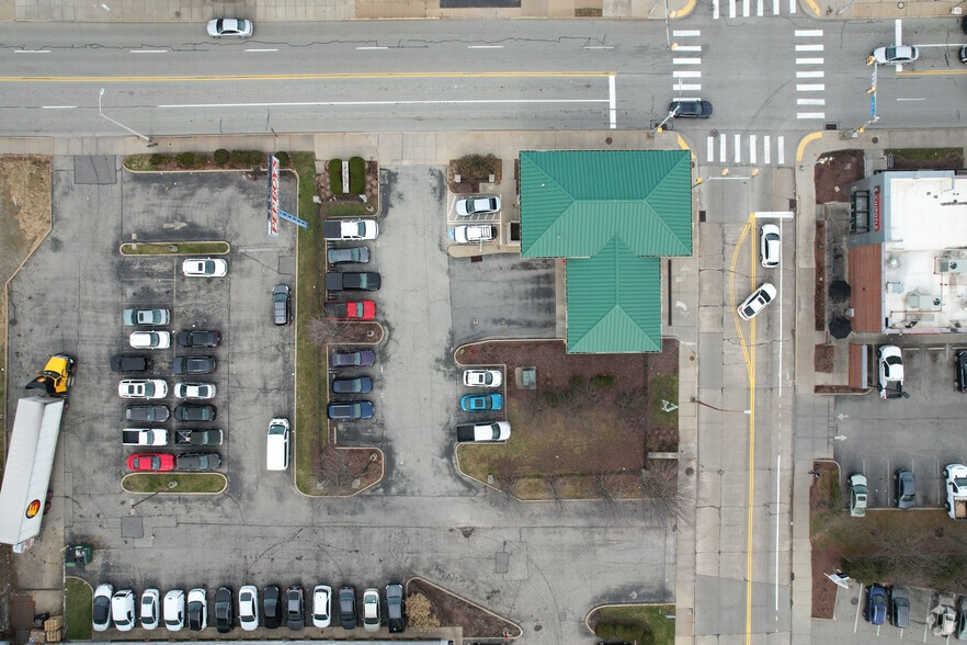 More Photos Of 4764 Baum Blvd, Pittsburgh Bank For Lease