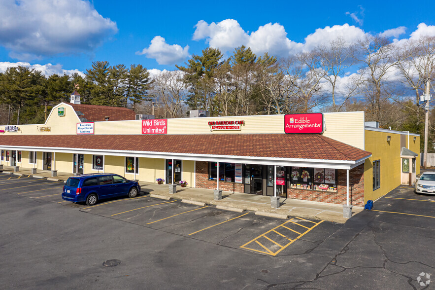 Primary Photo Of 386 Columbia Rd, Hanover General Retail For Lease