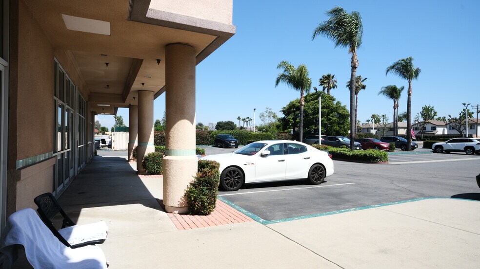 More Photos Of 6180 Riverside Dr, Chino Storefront Retail Office For Lease