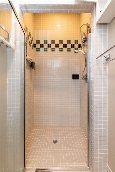 More Photos Of 206 W Broad St, Richmond Office Residential For Lease