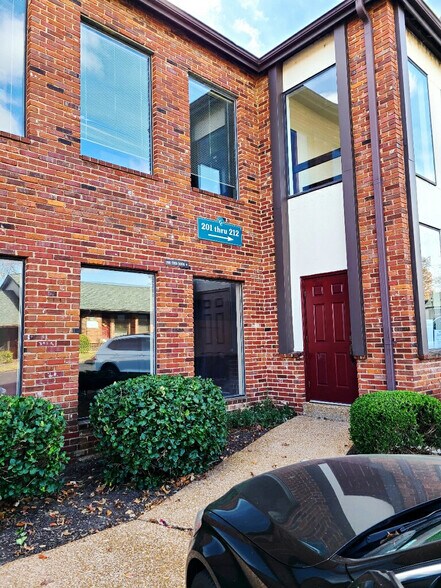 More Photos Of 101-279 Clarkson Executive Park, Ellisville Office For Lease