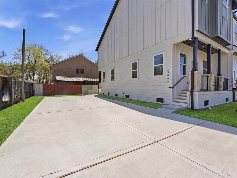 More Photos Of 2306 Langley rd, Houston Multifamily For Sale