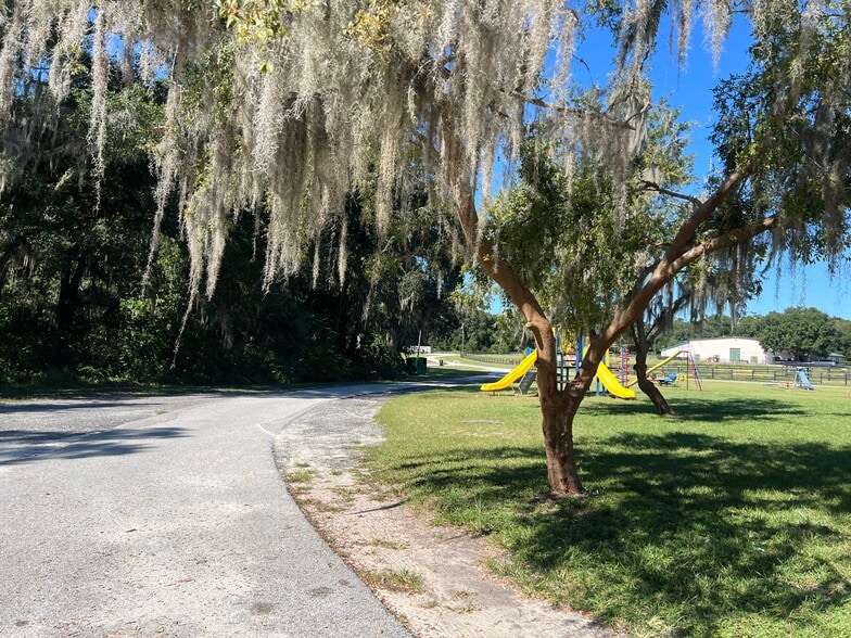 More Photos Of 15833 N US Highway 301, Citra Lodge Meeting Hall For Sale