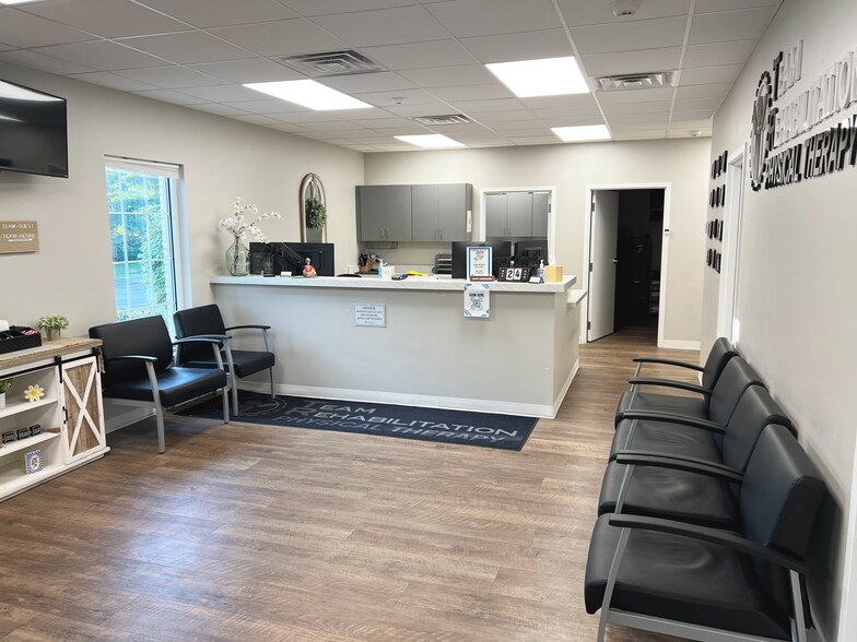 More Photos Of 613 W Lincoln Rd, Kokomo Medical For Sale