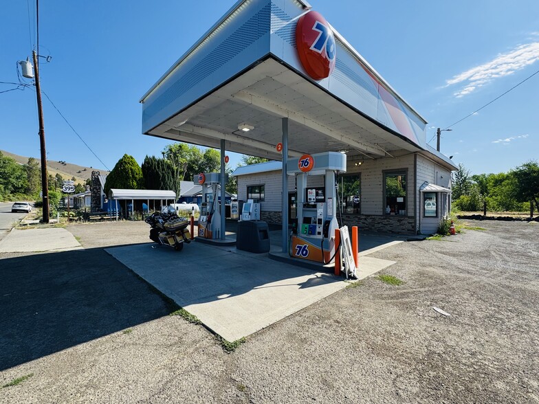 Primary Photo Of 150 Mountain Blvd, Mount Vernon Service Station For Sale