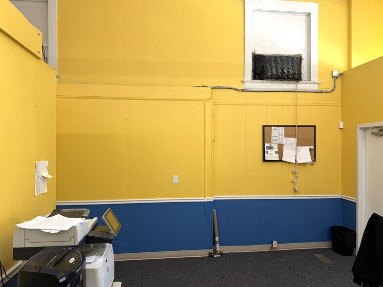 More Photos Of 1030 S Main St, Rockford Loft Creative Space For Sale