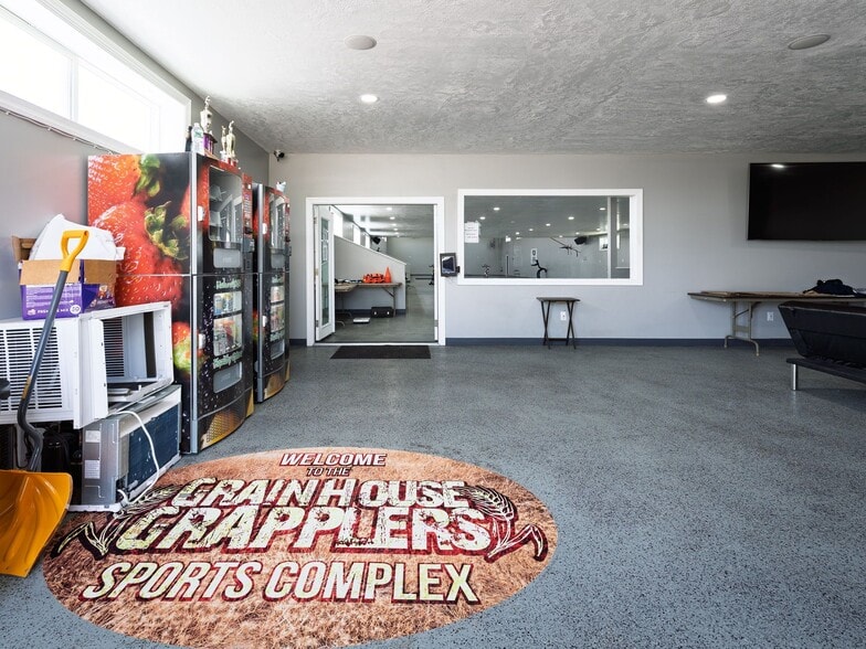 More Photos Of 17612 State Route 3, Watertown Showroom For Sale