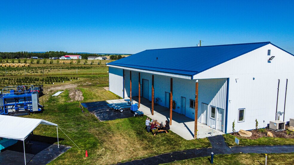 More Photos Of 705068 82 -1, Wembley General Retail For Sale