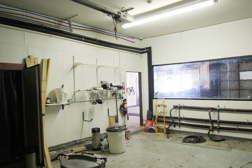 More Photos Of 516 N Main St, Grafton Freestanding For Lease