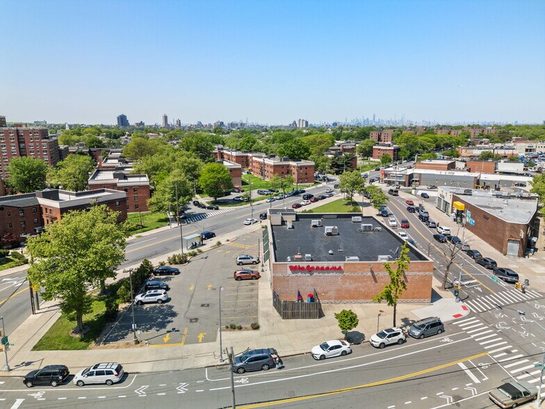 More Photos Of 7315 Kissena Blvd, Flushing General Retail For Sale