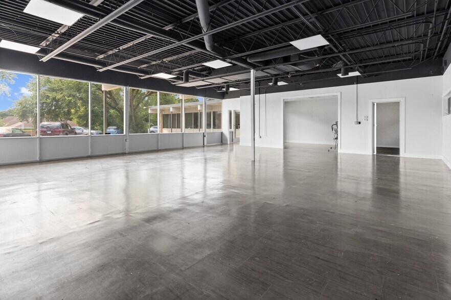 More Photos Of 728 N Prospect St, Rockford Office For Sale
