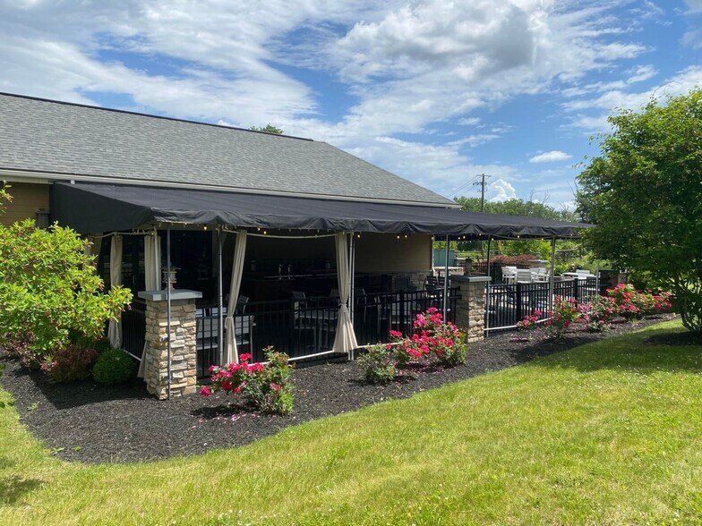 More Photos Of 5 Vista Blvd, Slingerlands Restaurant For Sale