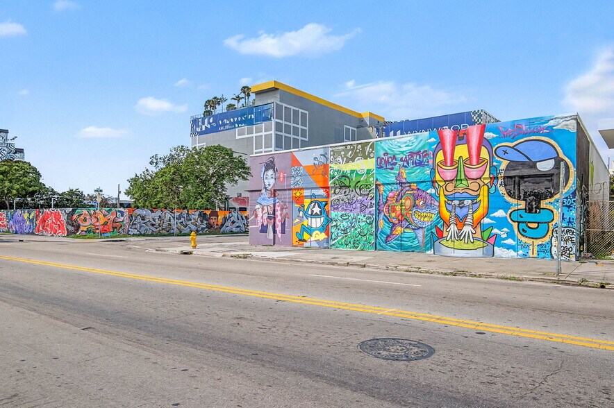 More Photos Of 2500 N Miami Ave, Miami Light Distribution For Sale