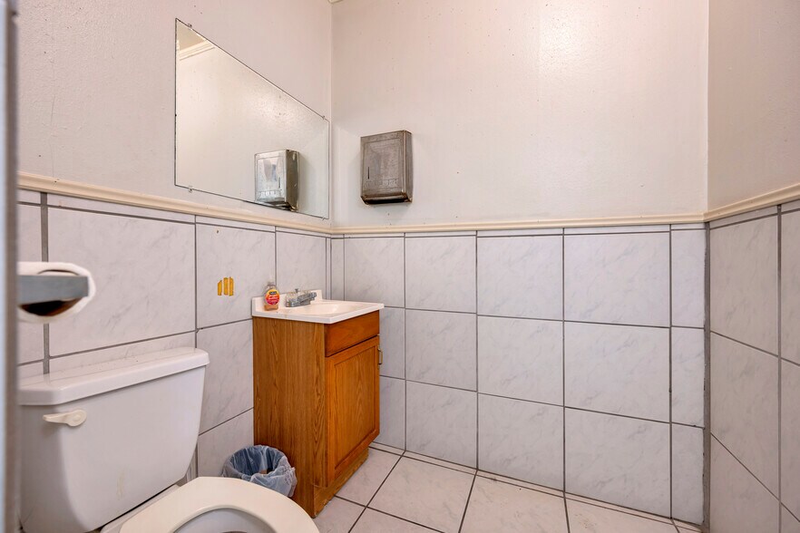 More Photos Of 2200 Evans Ave, Fort Worth Medical For Sale