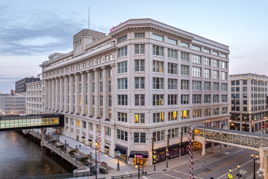 Primary Photo Of 600 N Plankinton Ave, Milwaukee Office For Lease