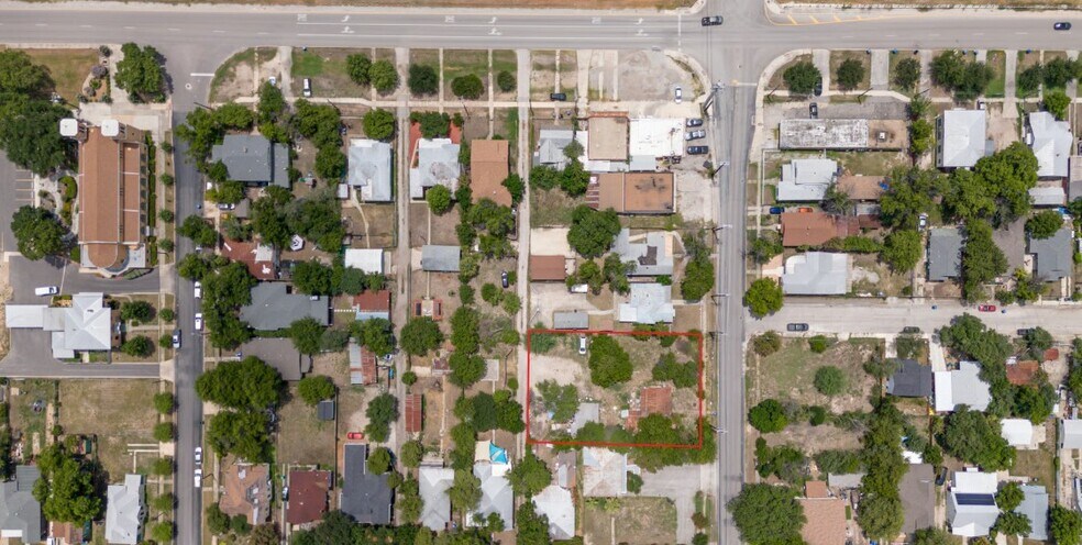 More Photos Of 1622 N Pine St, San Antonio Specialty For Sale