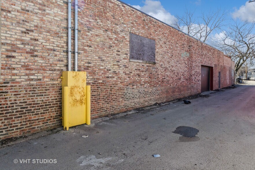 More Photos Of 4040 W Ogden Ave, Chicago Manufacturing For Lease