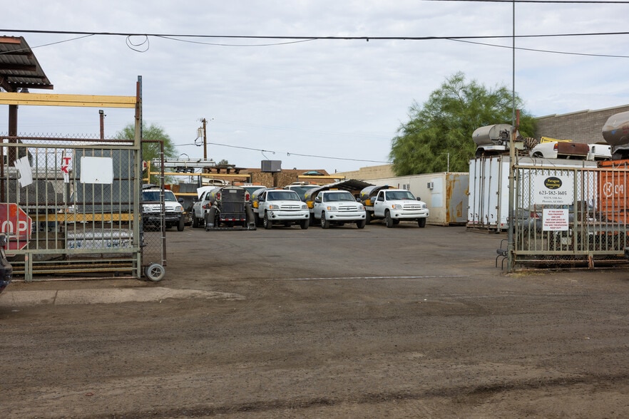 More Photos Of 9232 N 11th Ave, Phoenix Warehouse For Sale