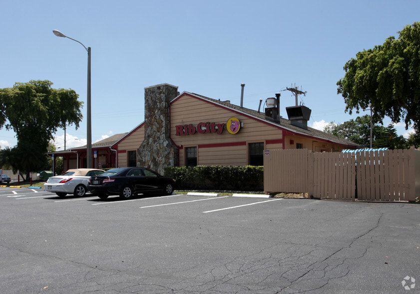 More Photos Of 4836 Leonard St, Cape Coral Restaurant For Lease