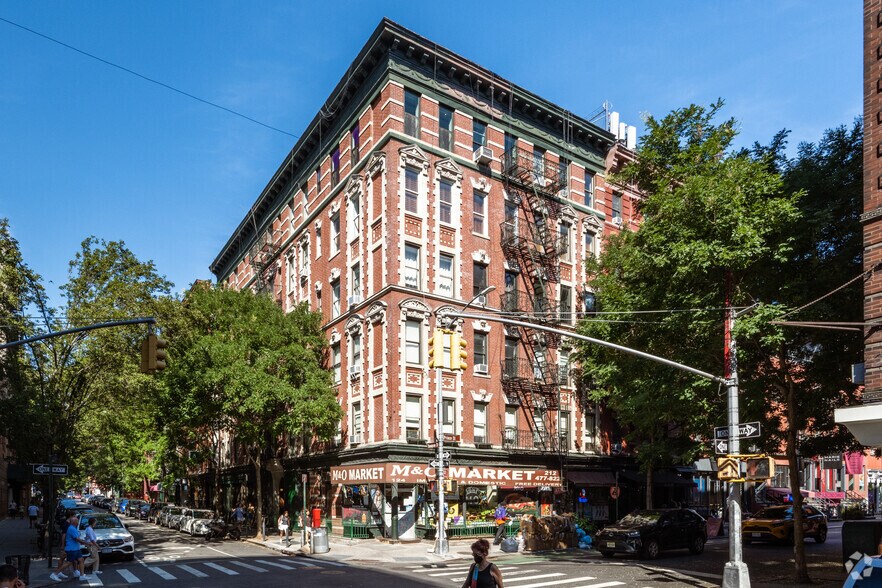 More Photos Of 124 Thompson St, New York Apartments For Lease