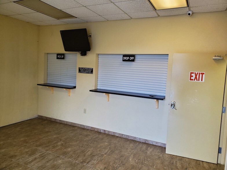 More Photos Of 5144 E Busch Blvd, Tampa Bank For Sale