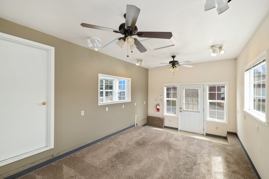 More Photos Of 1875 Wadsworth Blvd, Lakewood Office For Sale