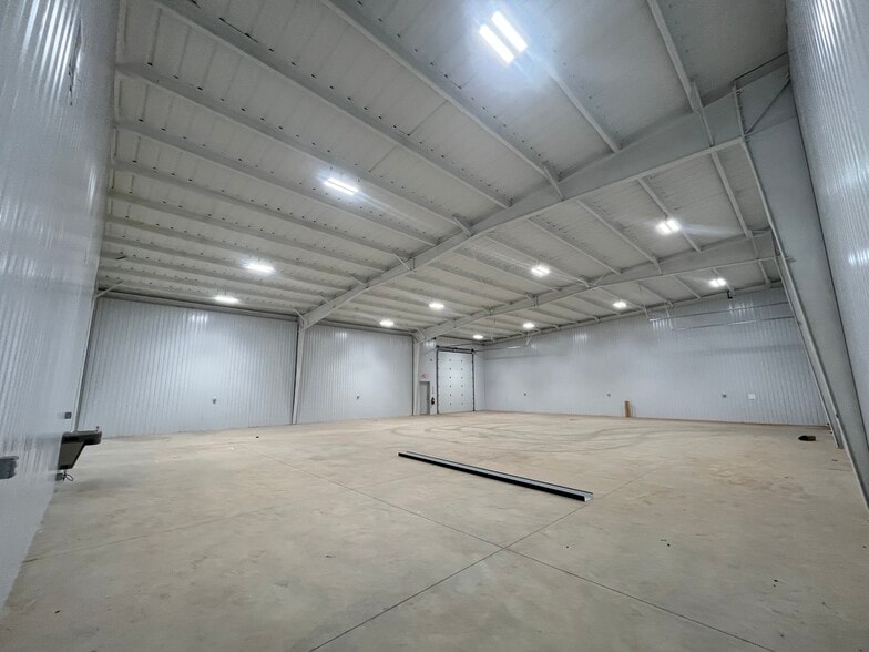 More Photos Of 616 NW 125th st, Oklahoma City Warehouse For Lease