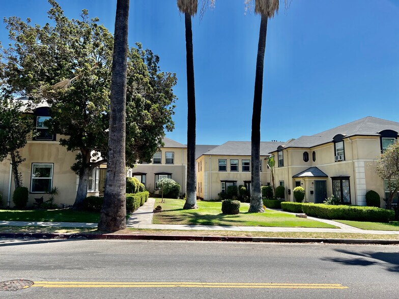 Primary Photo Of 1852-1862 N Edgemont St, Los Angeles Apartments For Sale