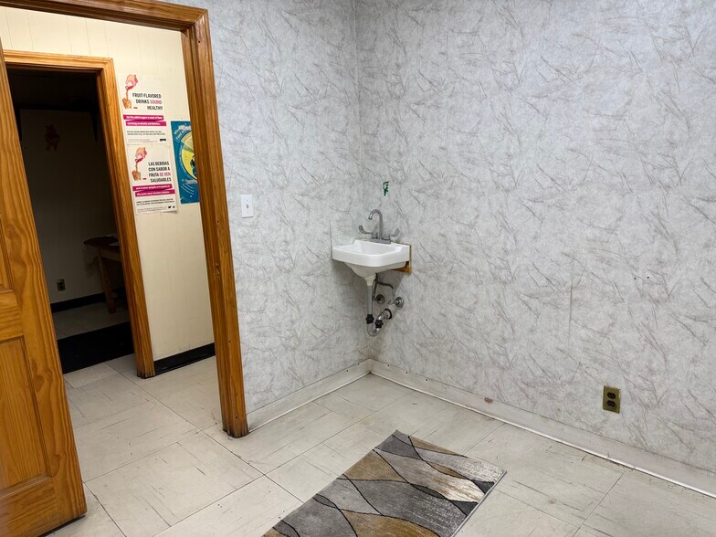 More Photos Of 57 E Mount Eden Ave, Bronx Healthcare For Lease