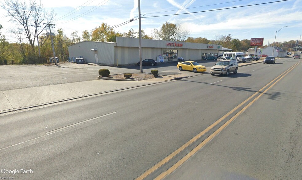 Primary Photo Of 401 E 5th St, Connersville Storefront For Lease